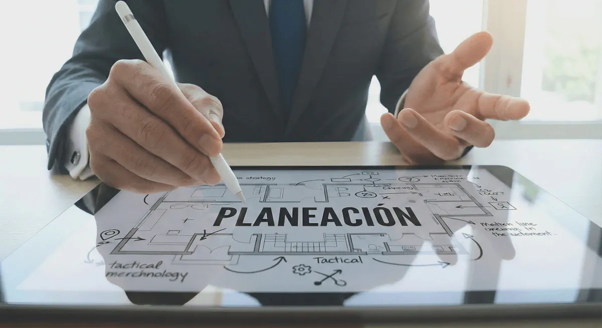 Consultoría Empresarial - Estrategia, gobierno corporativo y acompañamiento directivo potenciado por IA. Alineamos la visión de los accionistas con la ejecución de la gerencia.